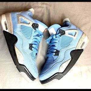 Air Jordan 4 University Blue UNC (SIZE 7)